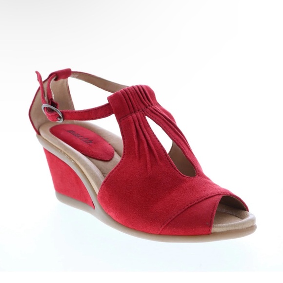 Earth Caper Suede Wedge Womens Red Suede Wedges Heels Shoes. NWT - Picture 1 of 7